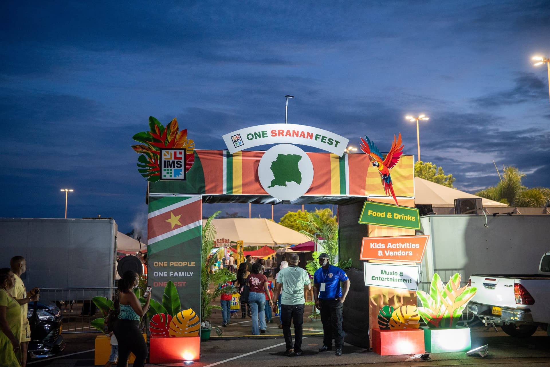 Ingang van het One Sranan Fest bij IMS